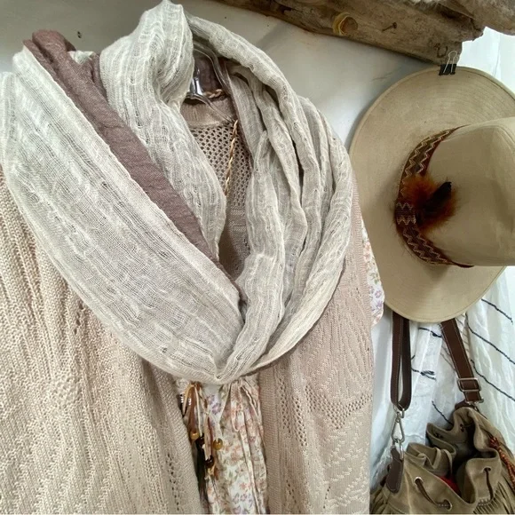⭐️Trendy gauze reversible scarf/wrap w prairie/cottage core vibe - Picture 11 of 14